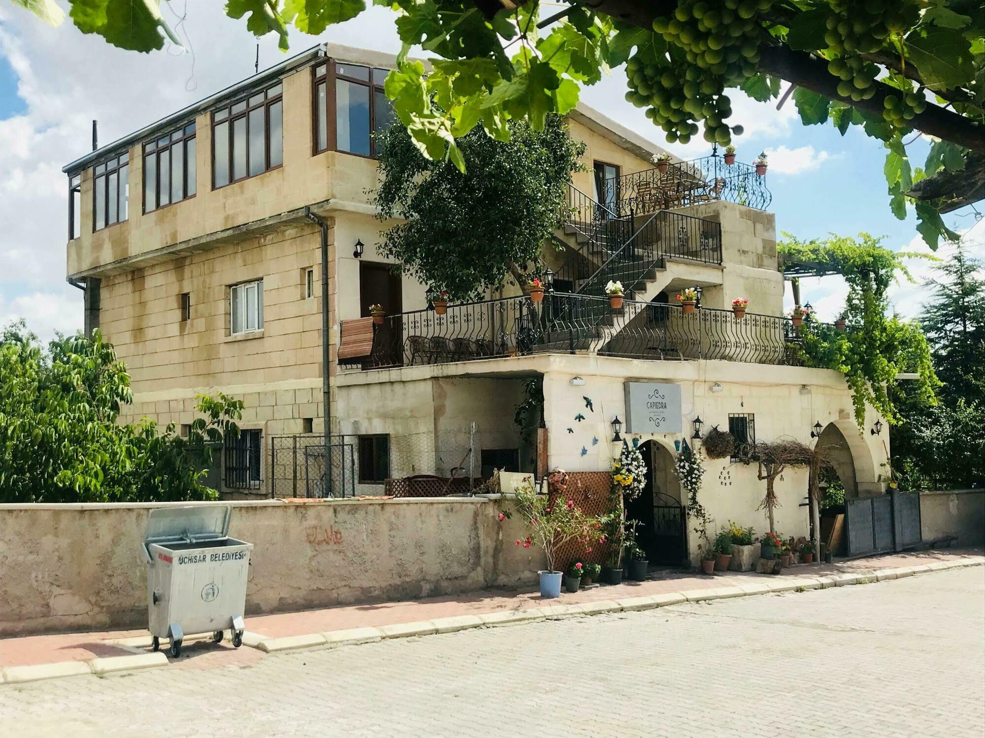 فندق كابيدرا أُتْشيسار المظهر الخارجي الصورة